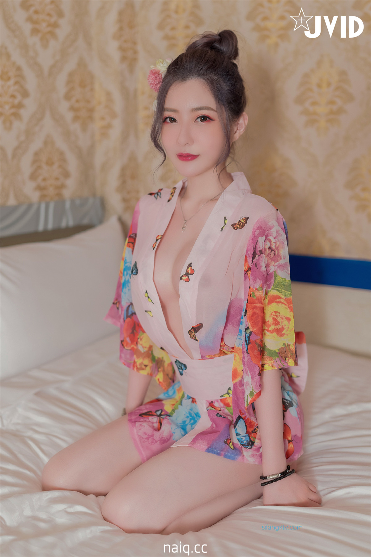 璃奈酱 日系风情旅馆美人的邂逅 极嫩白虎神鲍 玩乳揉穴淫水泛滥成灾[108P1V-702MB] - 奶圈