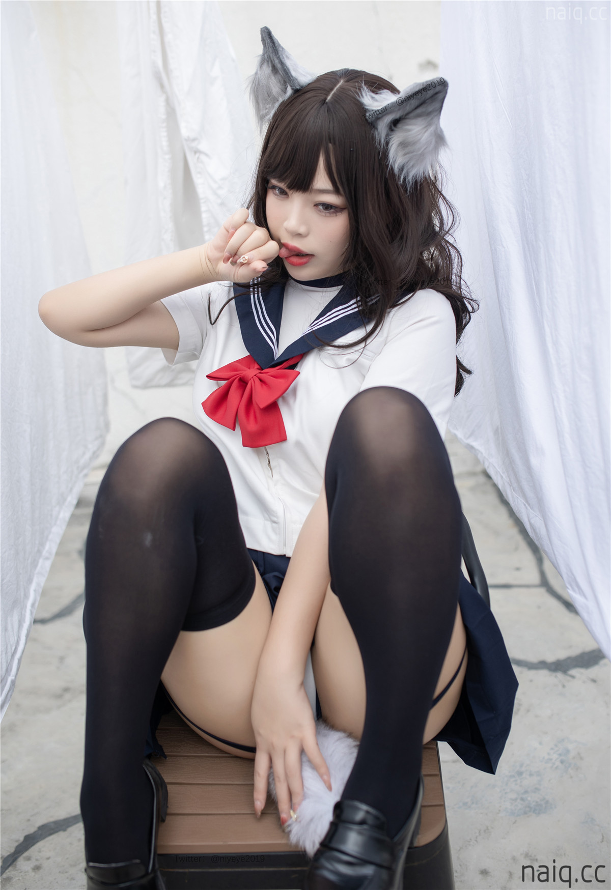 白烨 - 魅惑狼姐姐-室外 [63P11V-1.93GB] - 奶圈