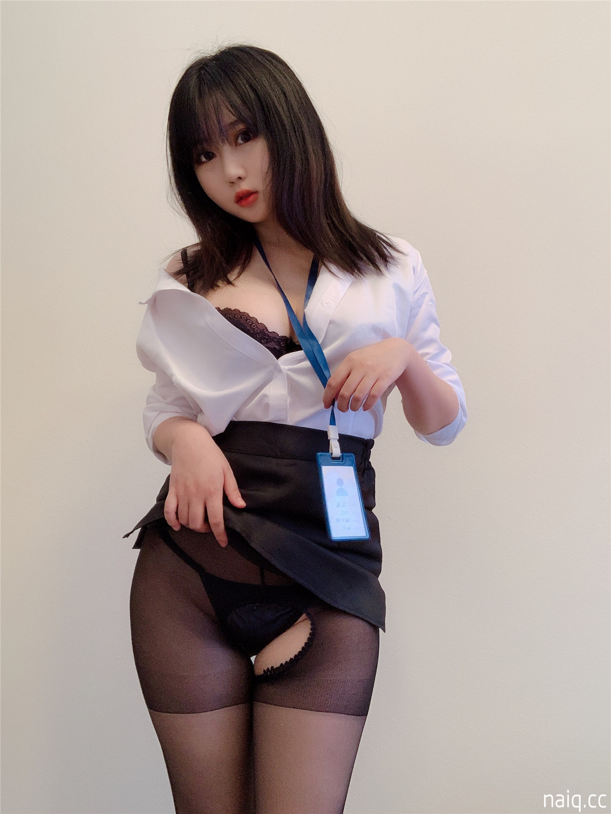 是依酱吖 - 黑丝制服 [29P-57MB] - 奶圈