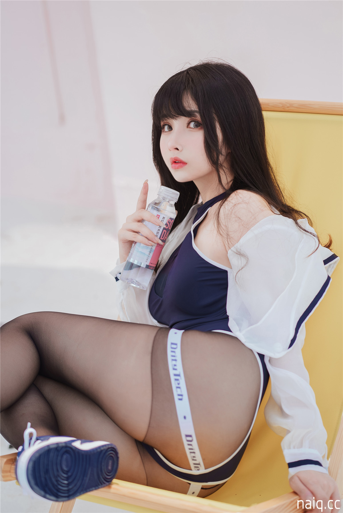 rioko凉凉子 - 天台竞泳 [50P1V-347MB] - 奶圈