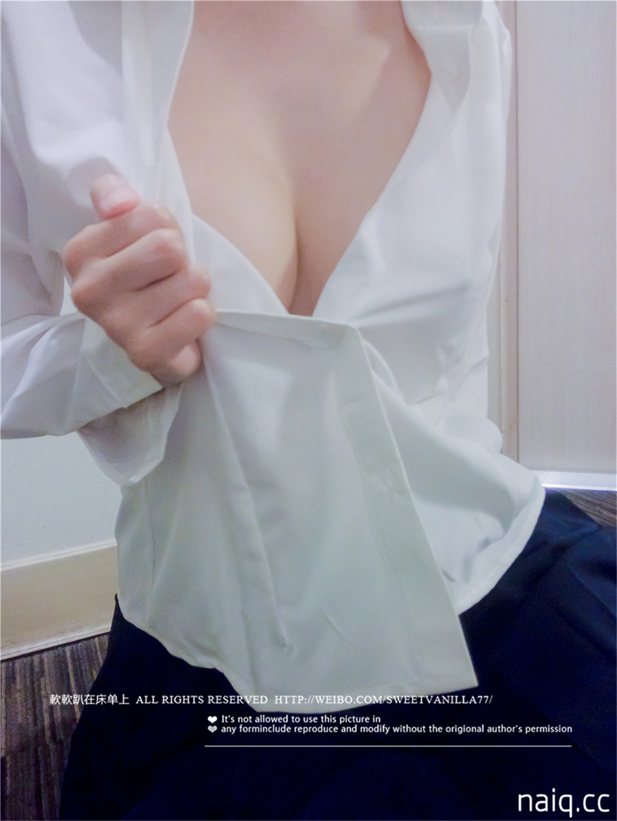 软软趴在床单上 - 黑丝JK [6P-6.94MB] - 奶圈