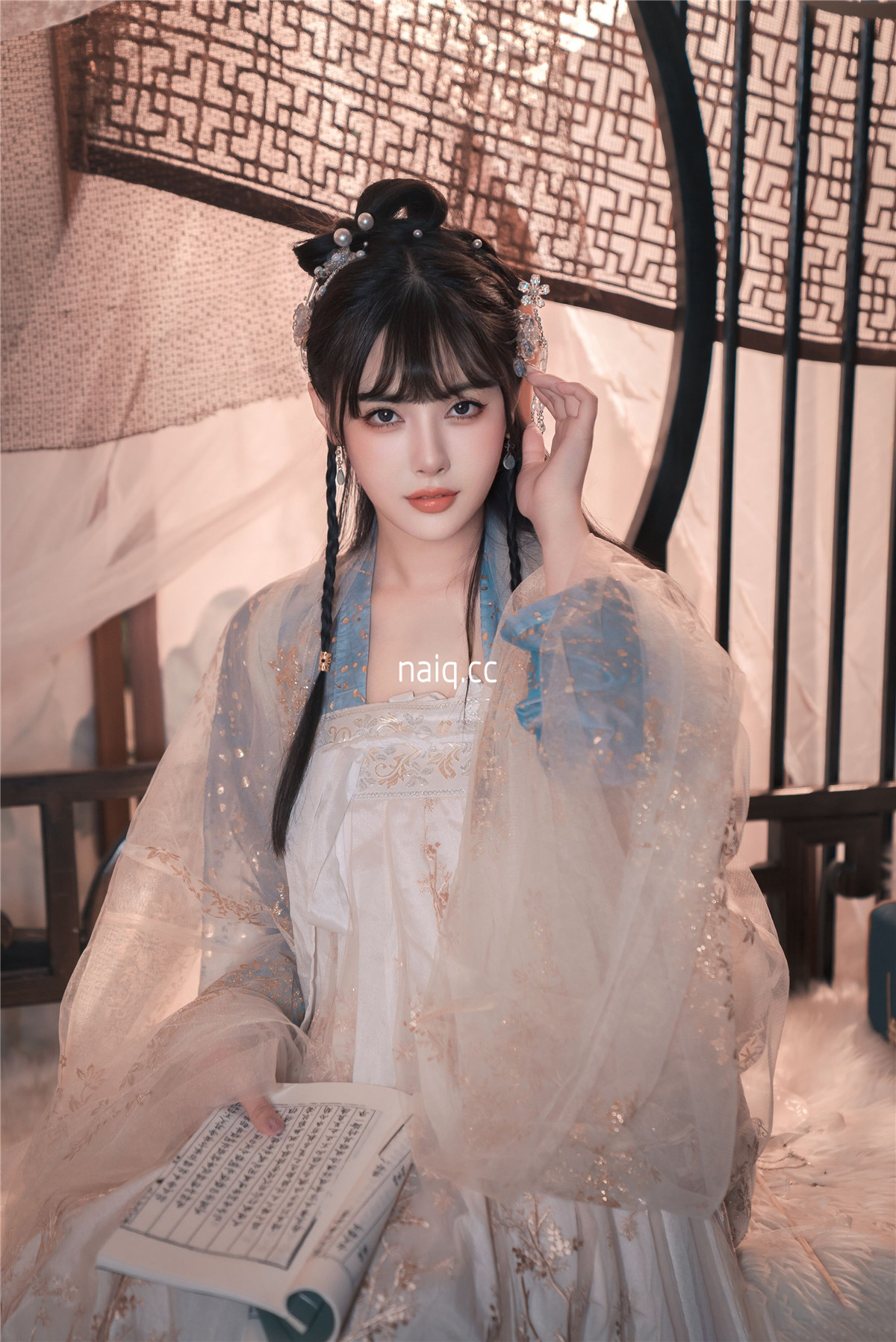 恋恋艾妮 - 汉服 [28P-96MB] - 奶圈