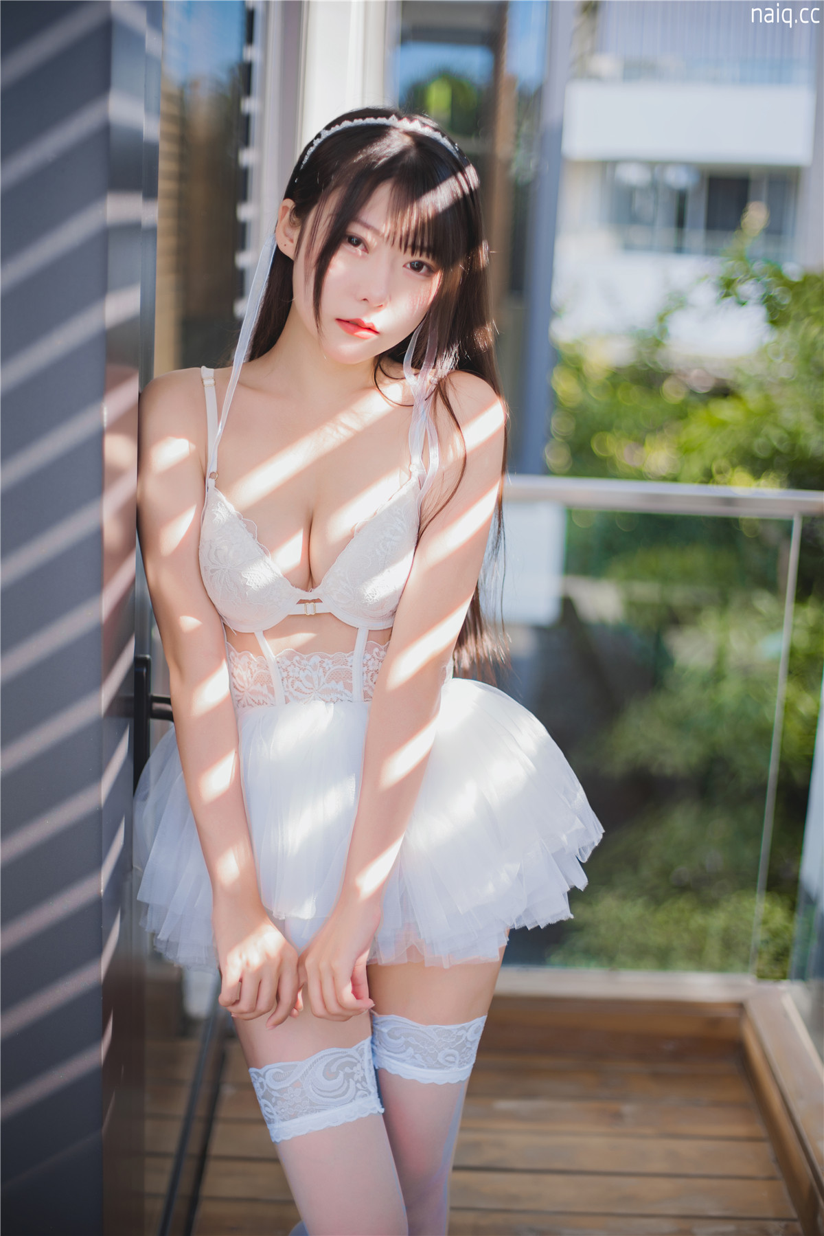 香草喵露露 - 杨枝甘露 白色纱裙 [48P1V-1.22GB] - 奶圈