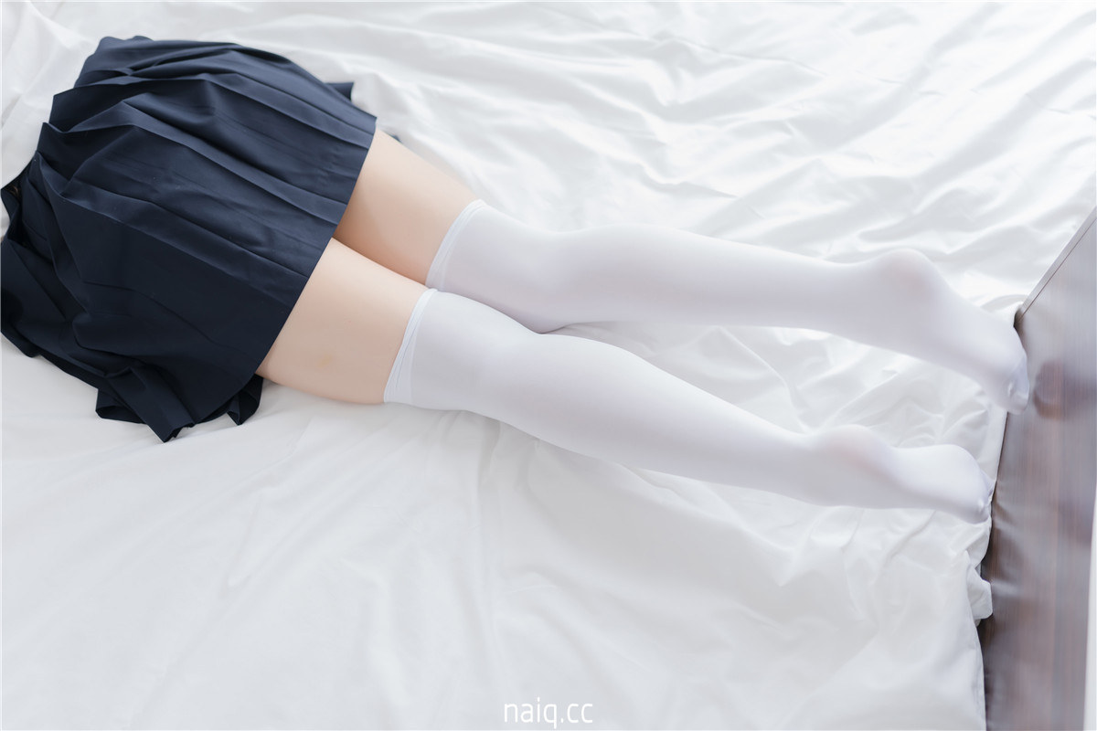 蜜汁猫裘 - 猫耳JK [40P-110MB] - 奶圈