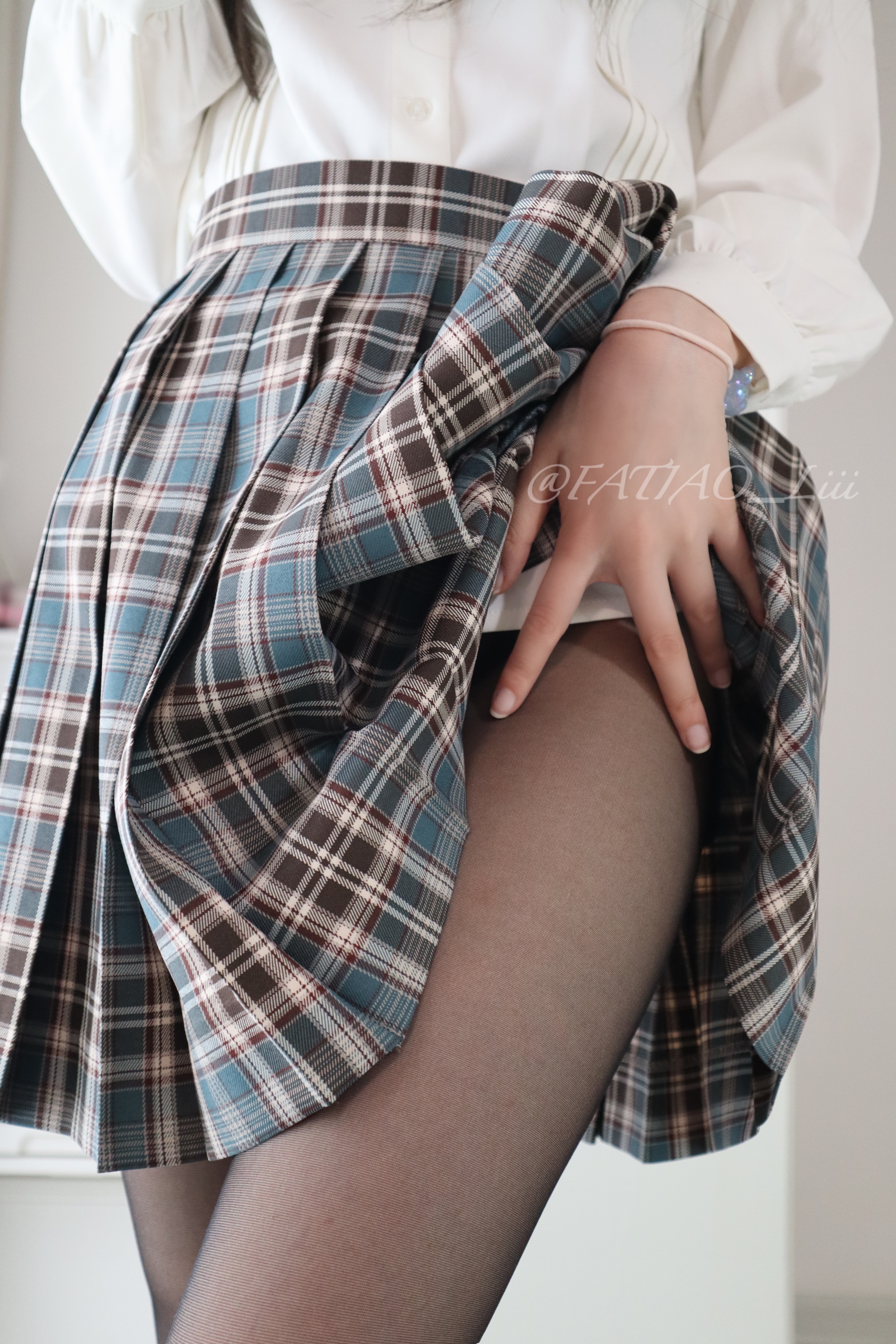 迷之呆梨 - 春の制服 [17P1V-51MB] - 奶圈
