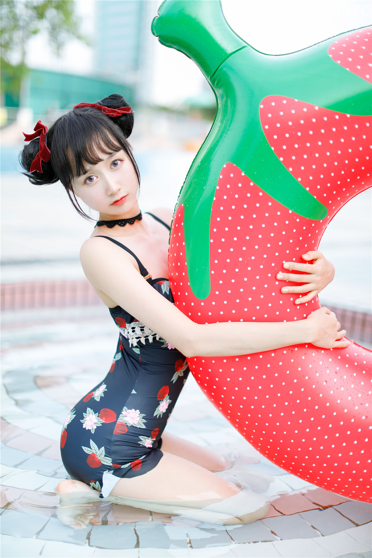 木绵绵OwO - 草莓泳衣 [40P-97MB] - 奶圈