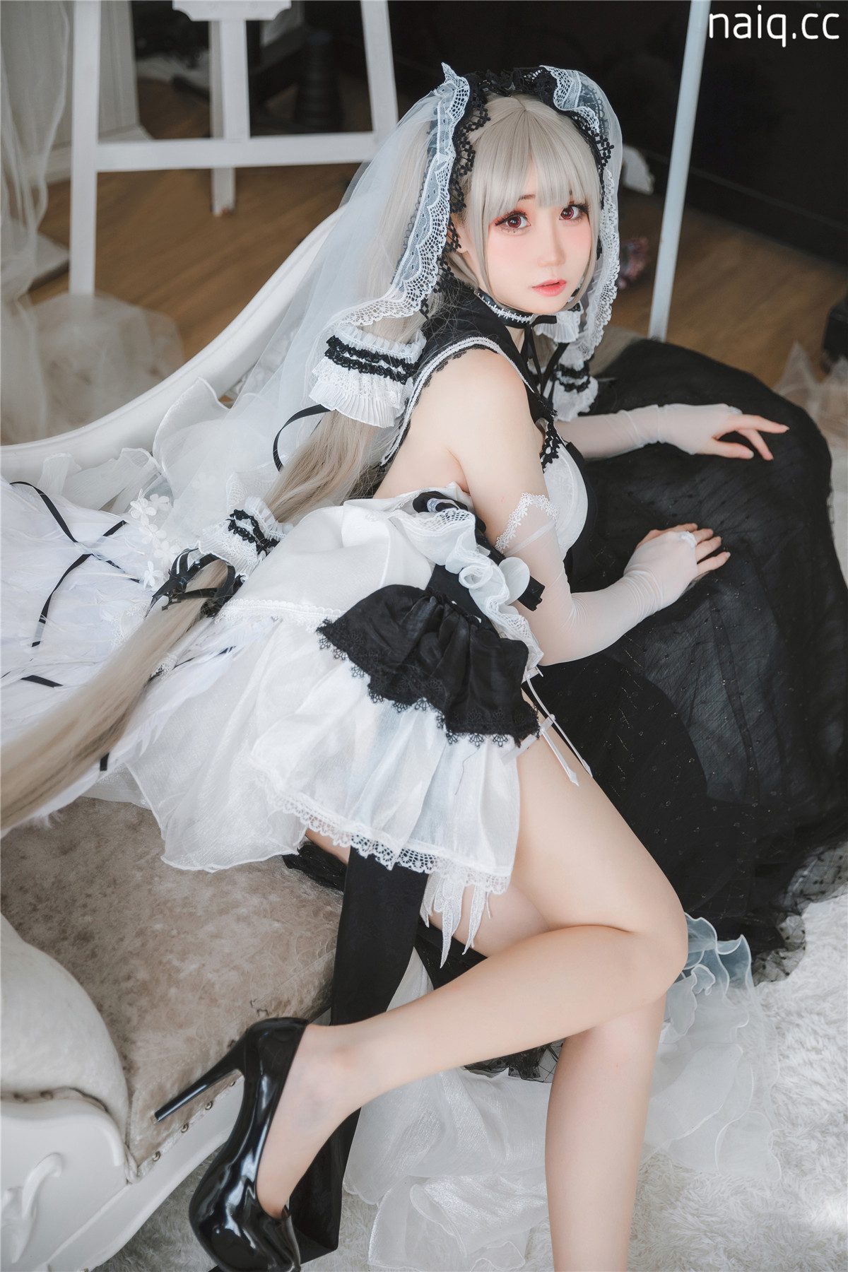 焖焖碳 - 可畏礼服 [33P-203MB] - 奶圈
