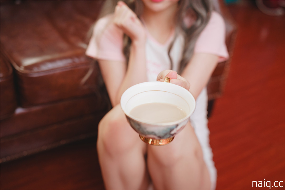 面饼仙儿 - 丝袜奶茶 [41P-536MB] - 奶圈