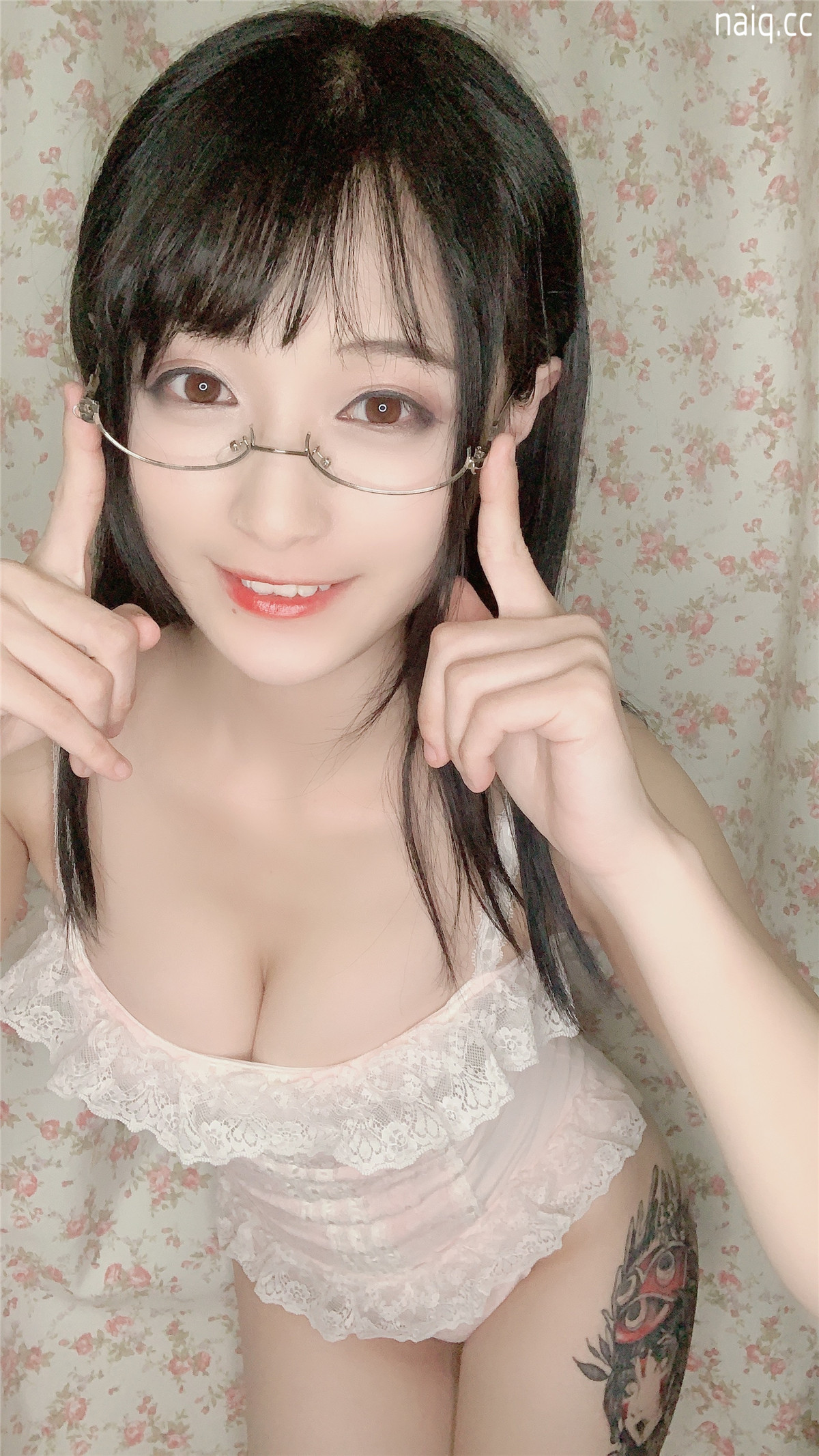 铁板烧鬼舞w - 内衣连体 [13P-42.6MB] - 奶圈