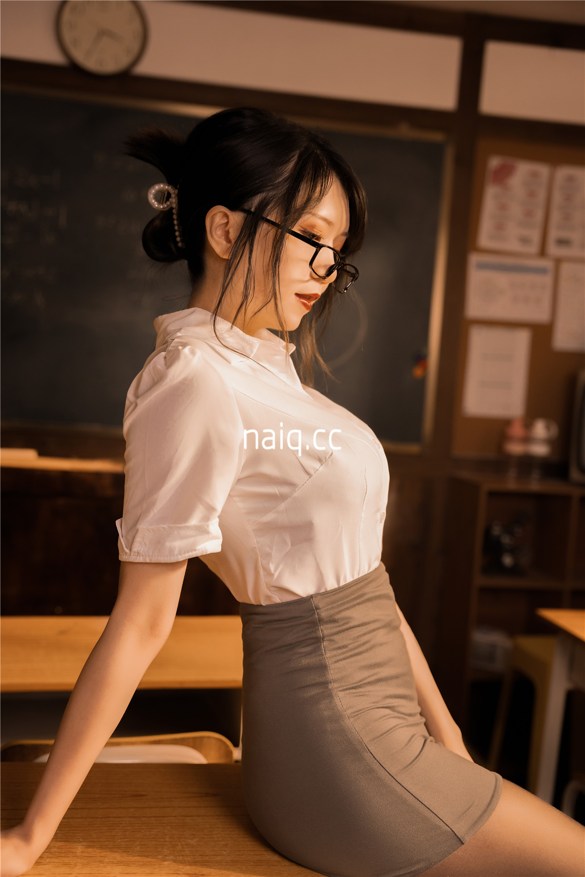 Leah梓未 - 禁忌教师 [60P10V-4.99GB] - 奶圈