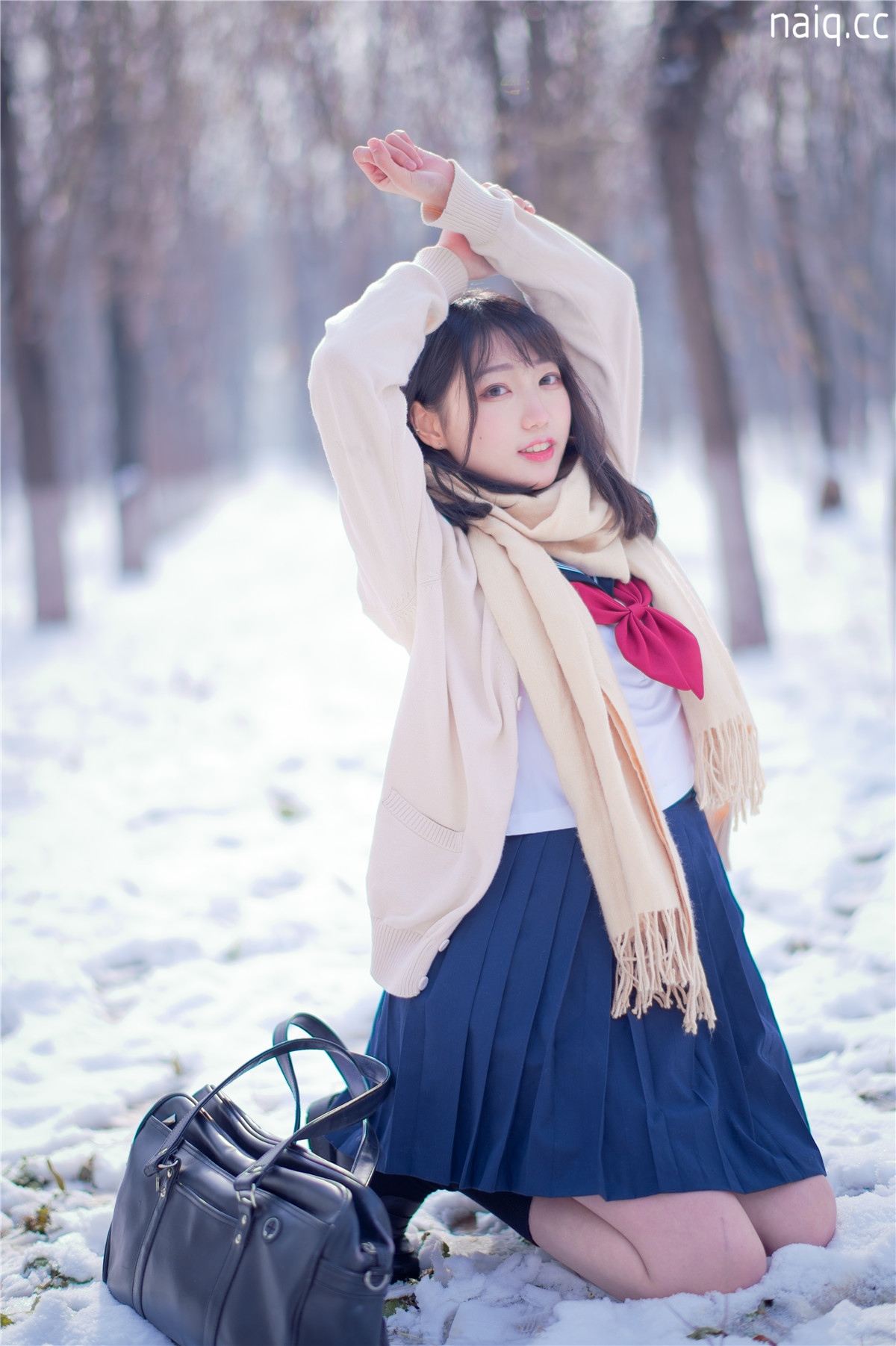 周叽是可爱兔兔 - 雪景jk [15P-130MB] - 奶圈