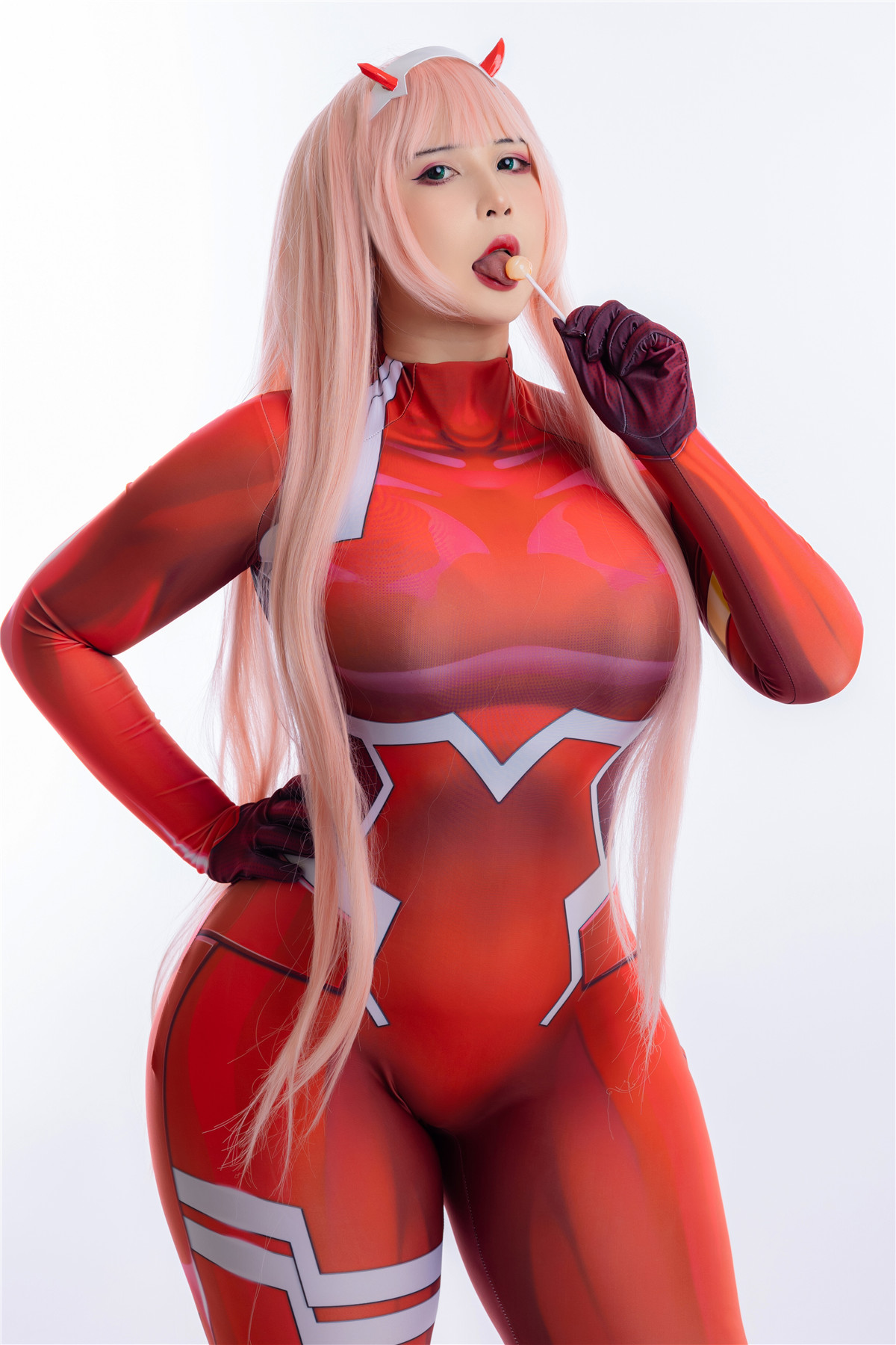 Uy Uy - Zero Two [30P-78MB] - 奶圈
