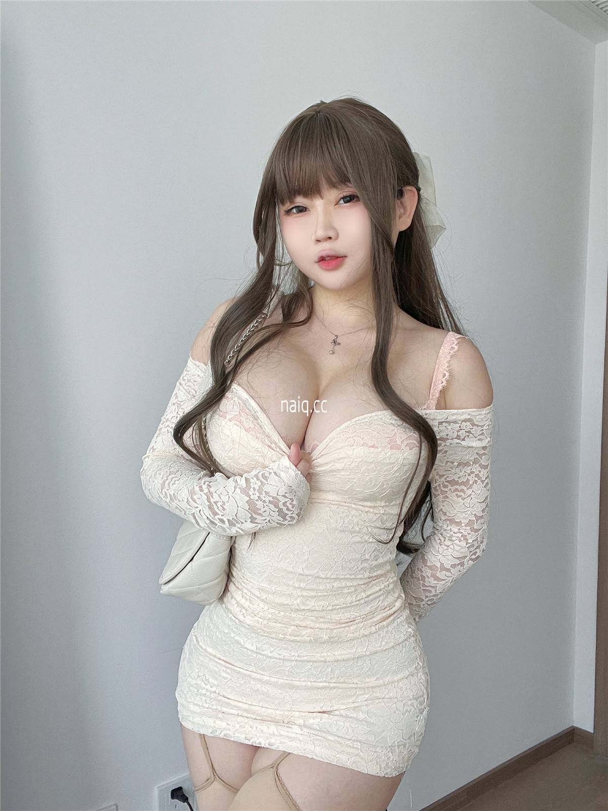 是依酱吖 - 学姐约会日 [30P4V-973MB] - 奶圈