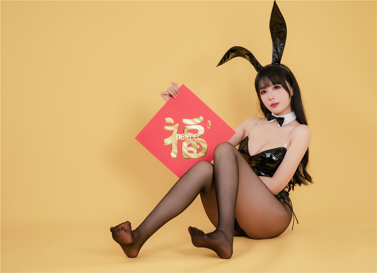轩萧学姐 - 新春福兔 黑兔女郎 [20P-45MB] - 奶圈
