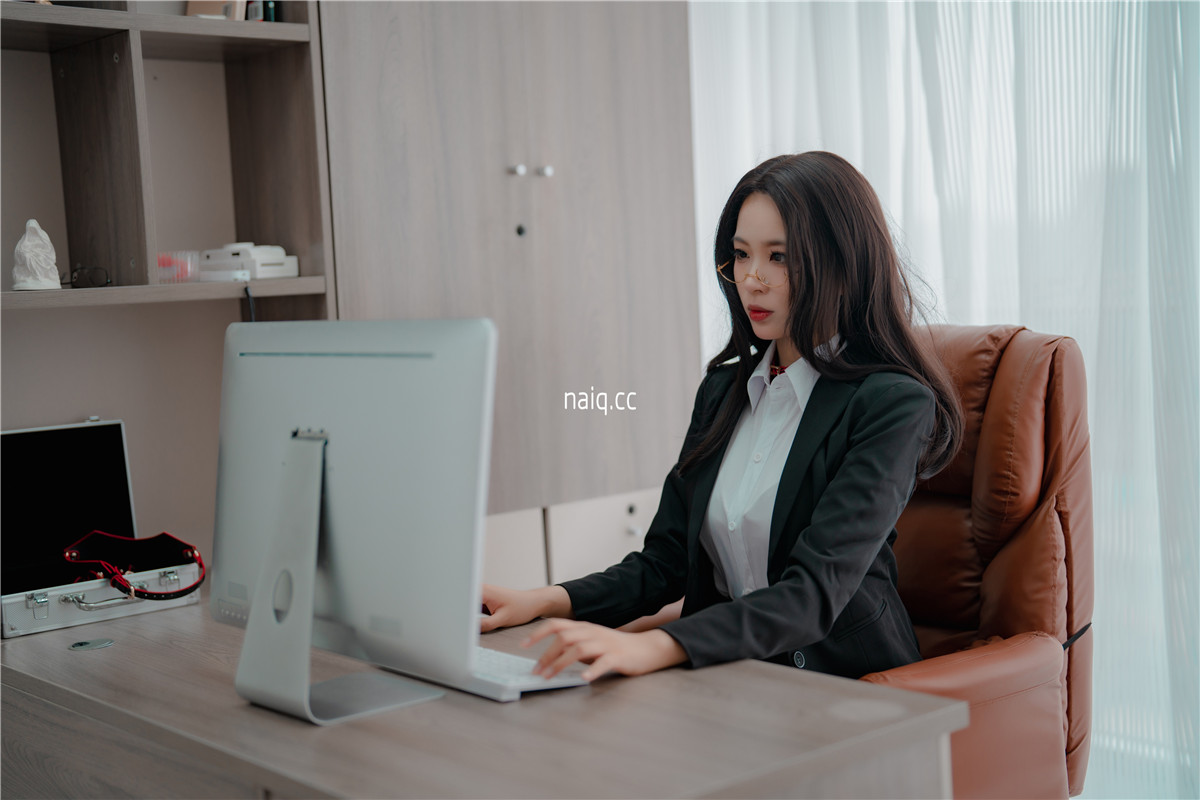 轩萧学姐 - 女社长 [108P1V-202MB] - 奶圈