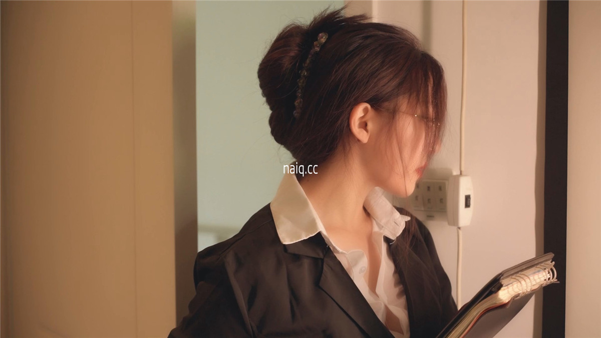 樱晚gigi - 晚哥系列 重要的资料(下) [1V-502MB] - 奶圈