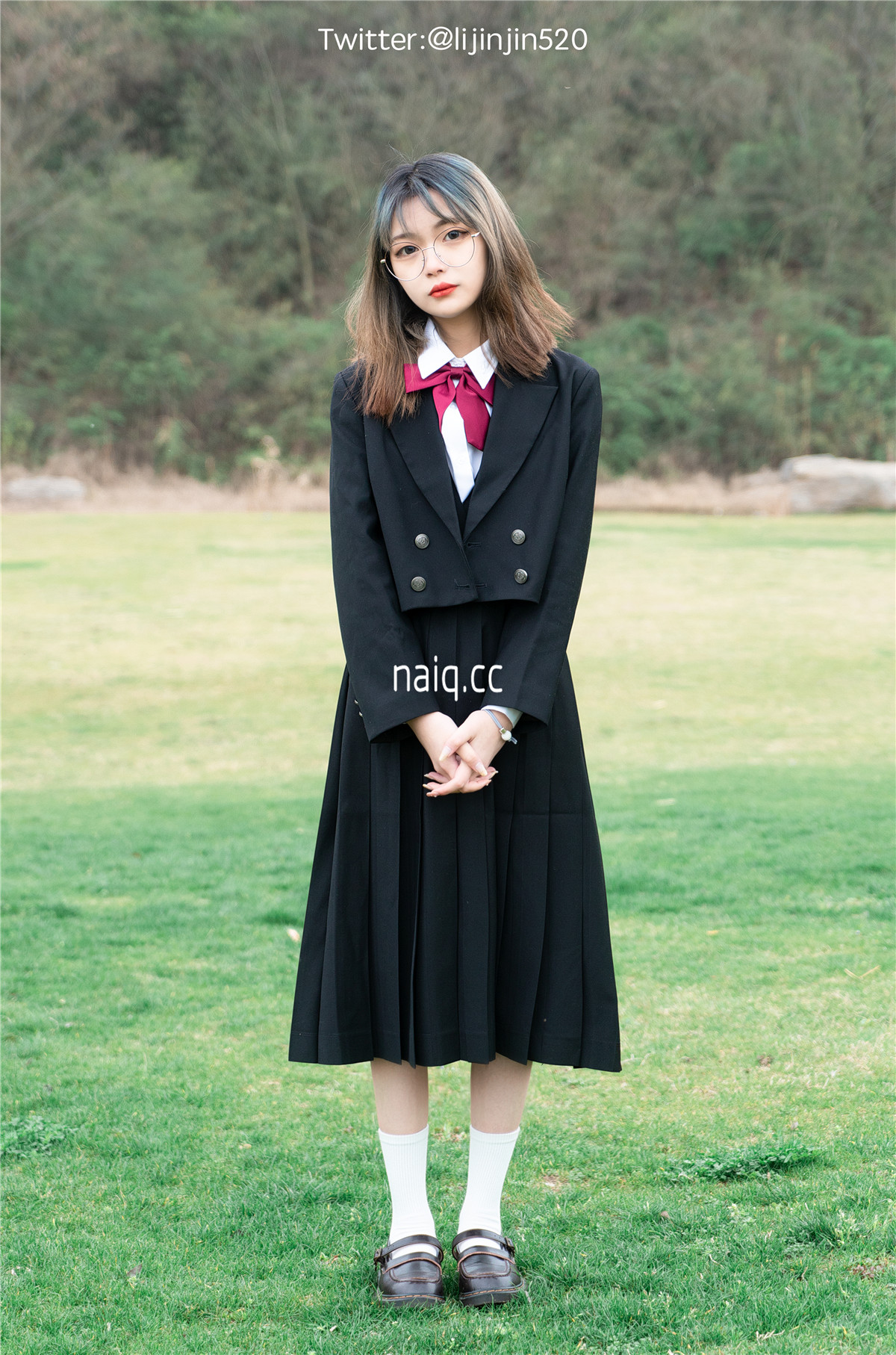 梨瑾瑾 - 户外黑长服 [20P-263MB] - 奶圈