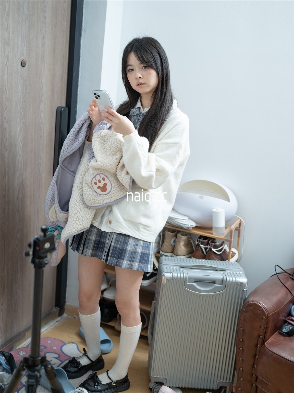林书辞 - 素人渔夫万元私定 女仆束缚 [164P2V-9.84G] - 奶圈