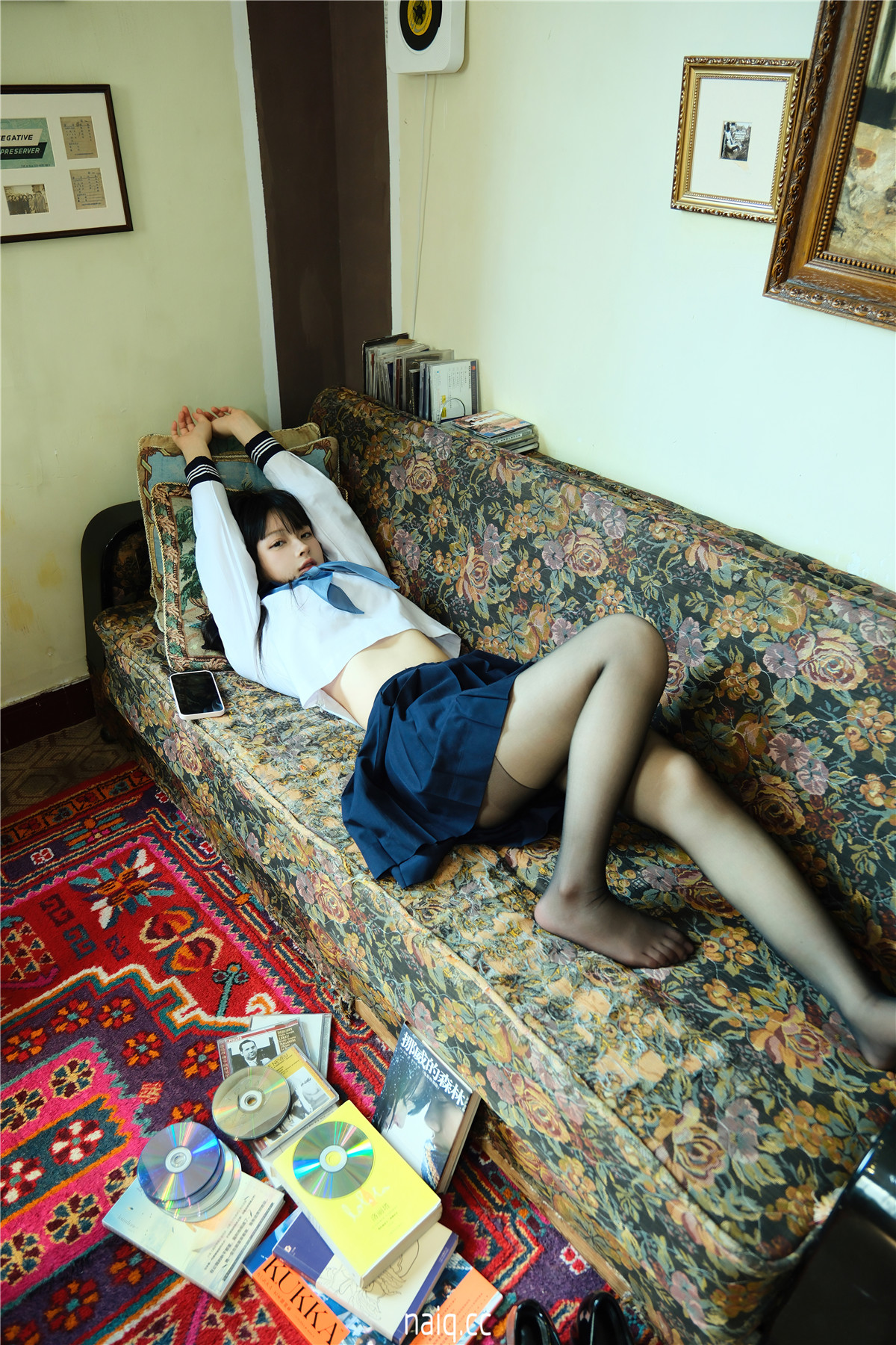 白莉爱吃巧克力 - 闺房JK [20P-187MB] - 奶圈