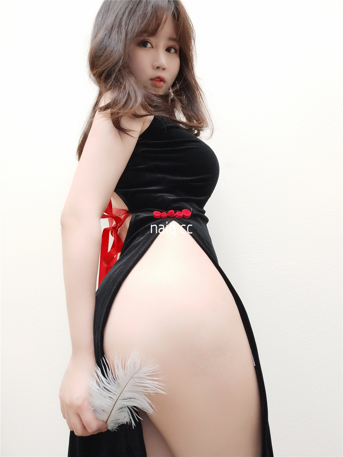 是依酱吖 - 黑色旗袍 [25P-50MB] - 奶圈