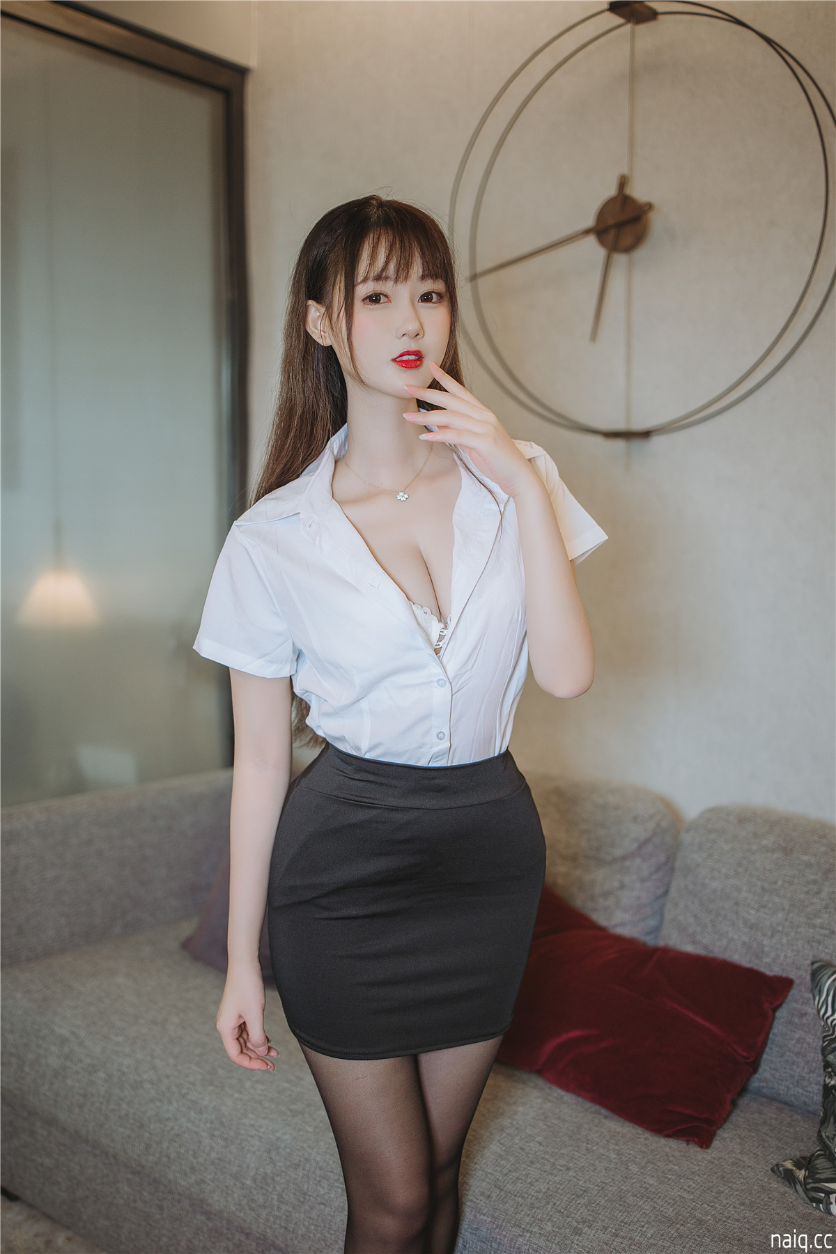 羽生三未 - 黑丝包臀OL [40P-658MB] - 奶圈