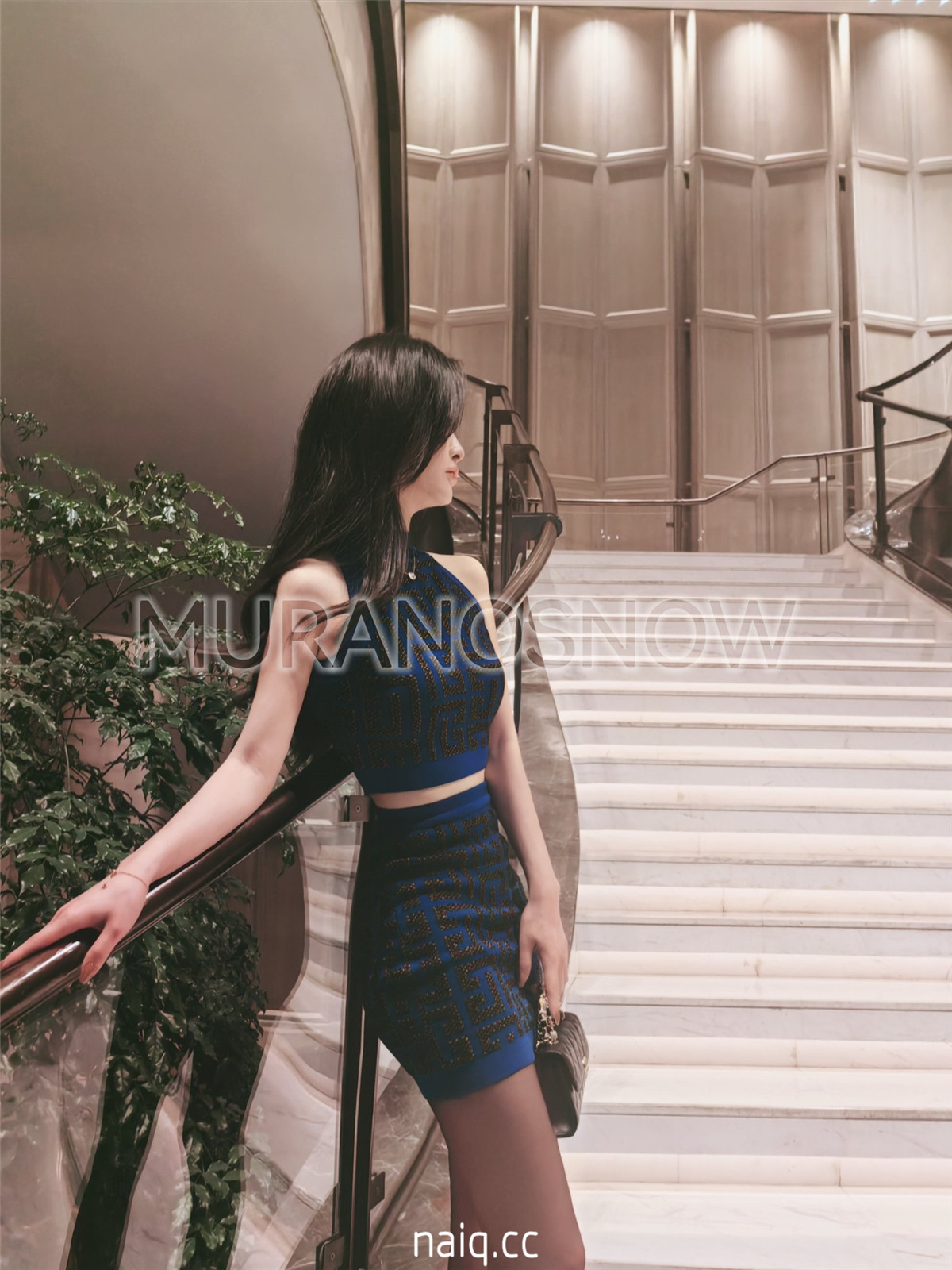 最新5月福利，推特S级极品反差女神【murano】私拍，露出姐妹女神团挑战百人斩KTV群P [147P12V-192.68MB] - 奶圈