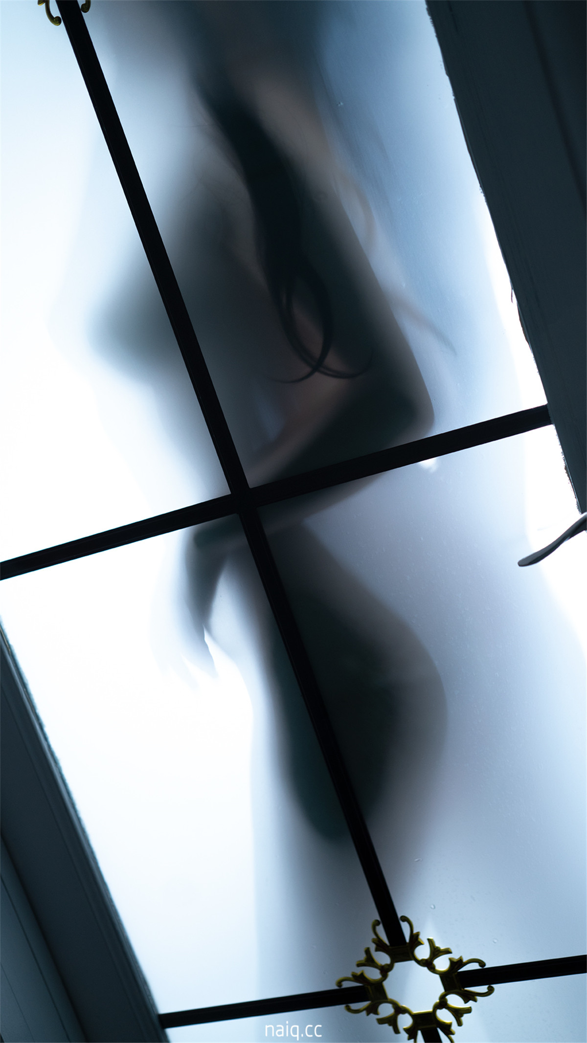 洛可ss - 光效黑吊带 [30P-115MB] - 奶圈