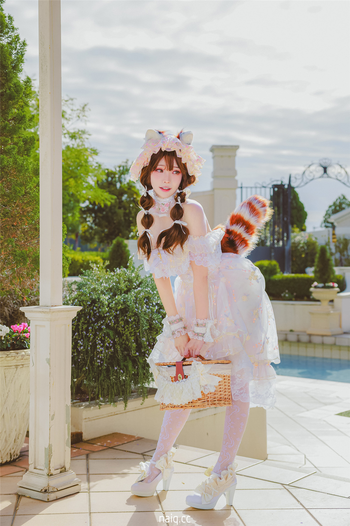 ElyEE子 - 2024.May-Tier B.Red panda & Apple小熊貓蘋果香 [25P-70MB] - 奶圈