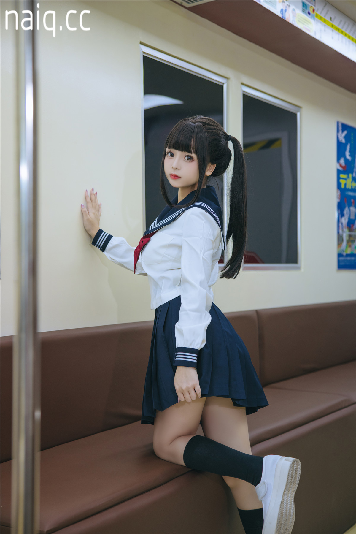 日奈娇 - 列车JK [140P-2.2GB] - 奶圈