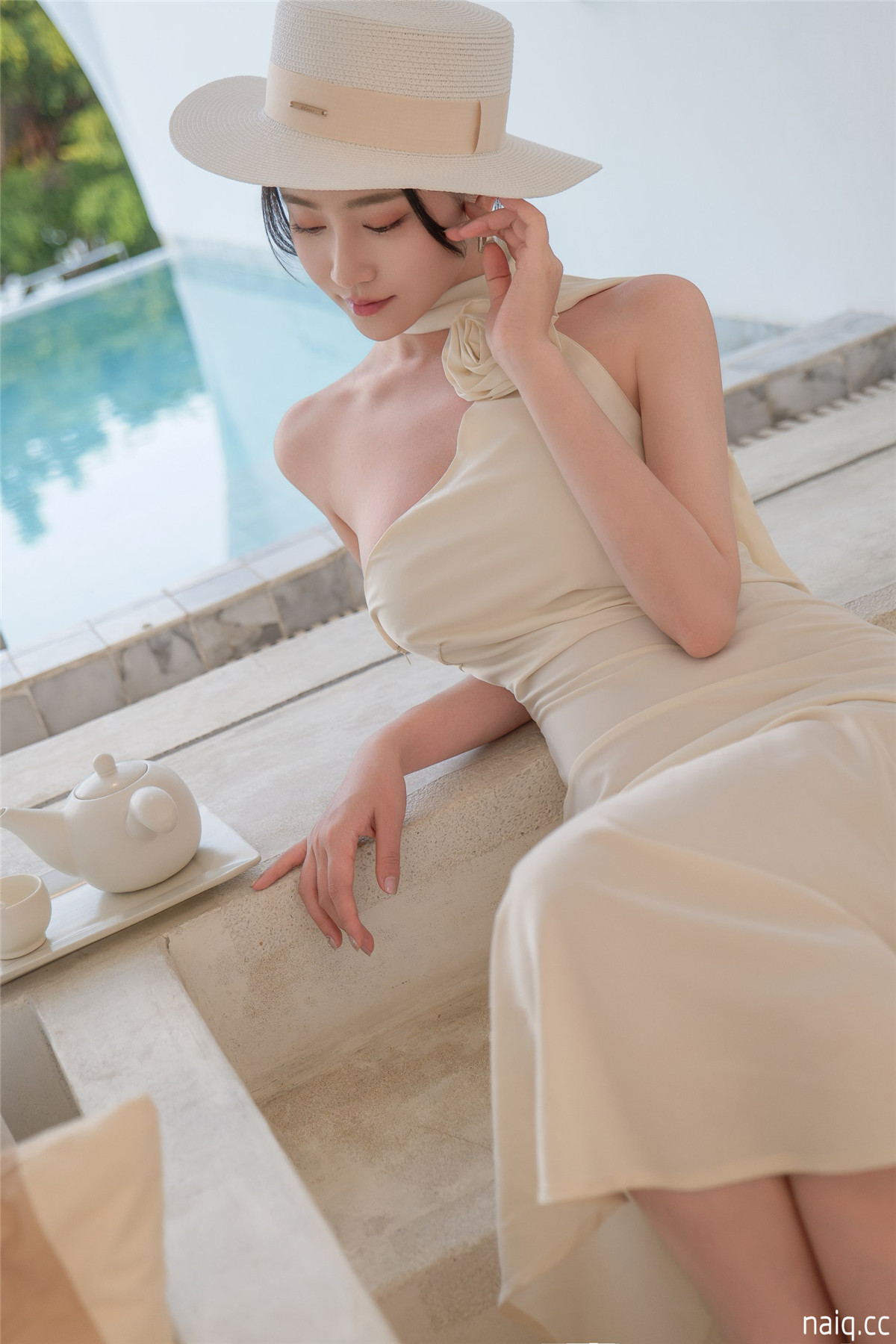 年年 - 情迷法兰西 [81P-123MB] - 奶圈