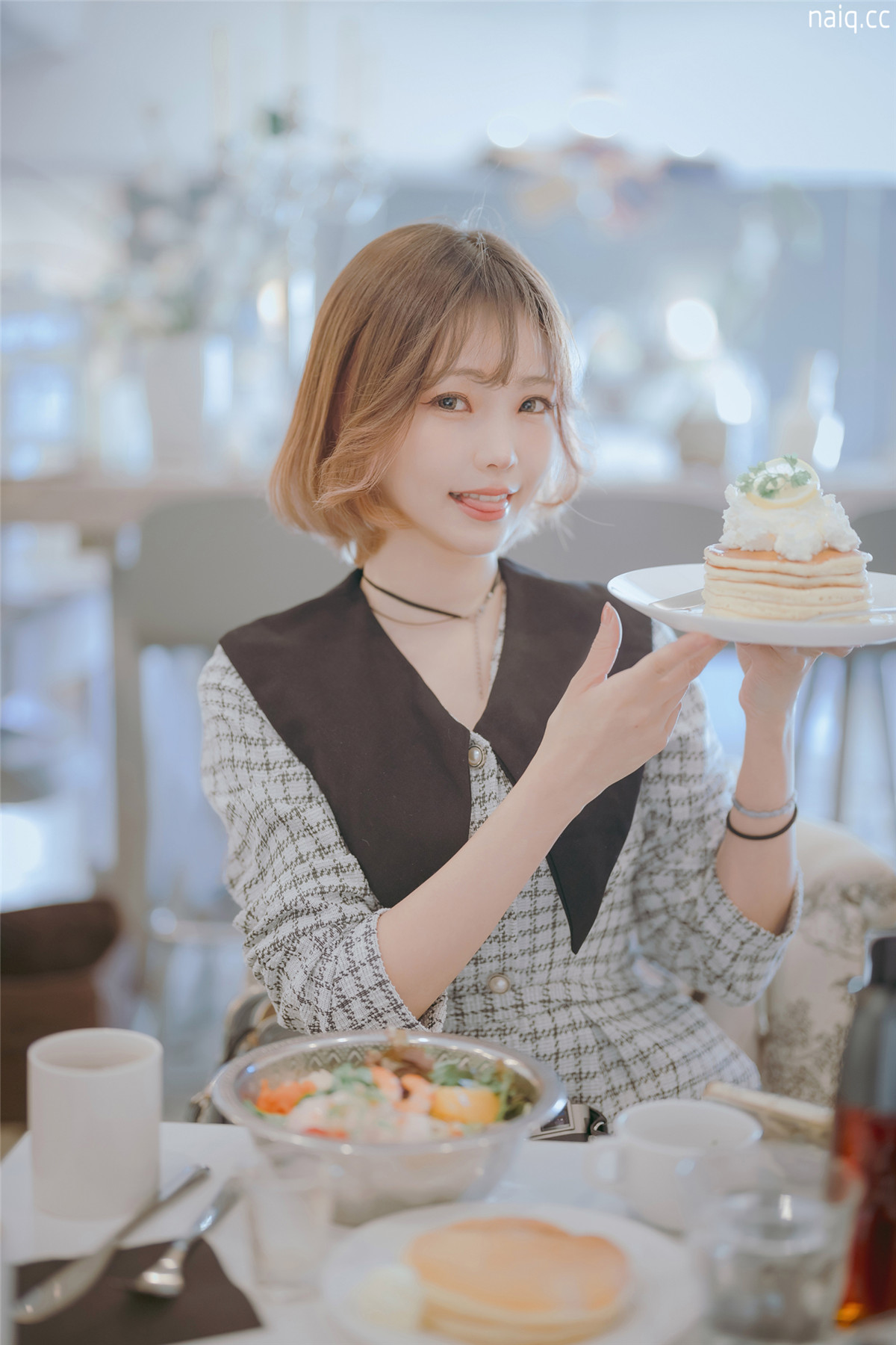 ElyEE子 - 2025.Jan-Tier 4 [120P6V-366MB] - 奶圈