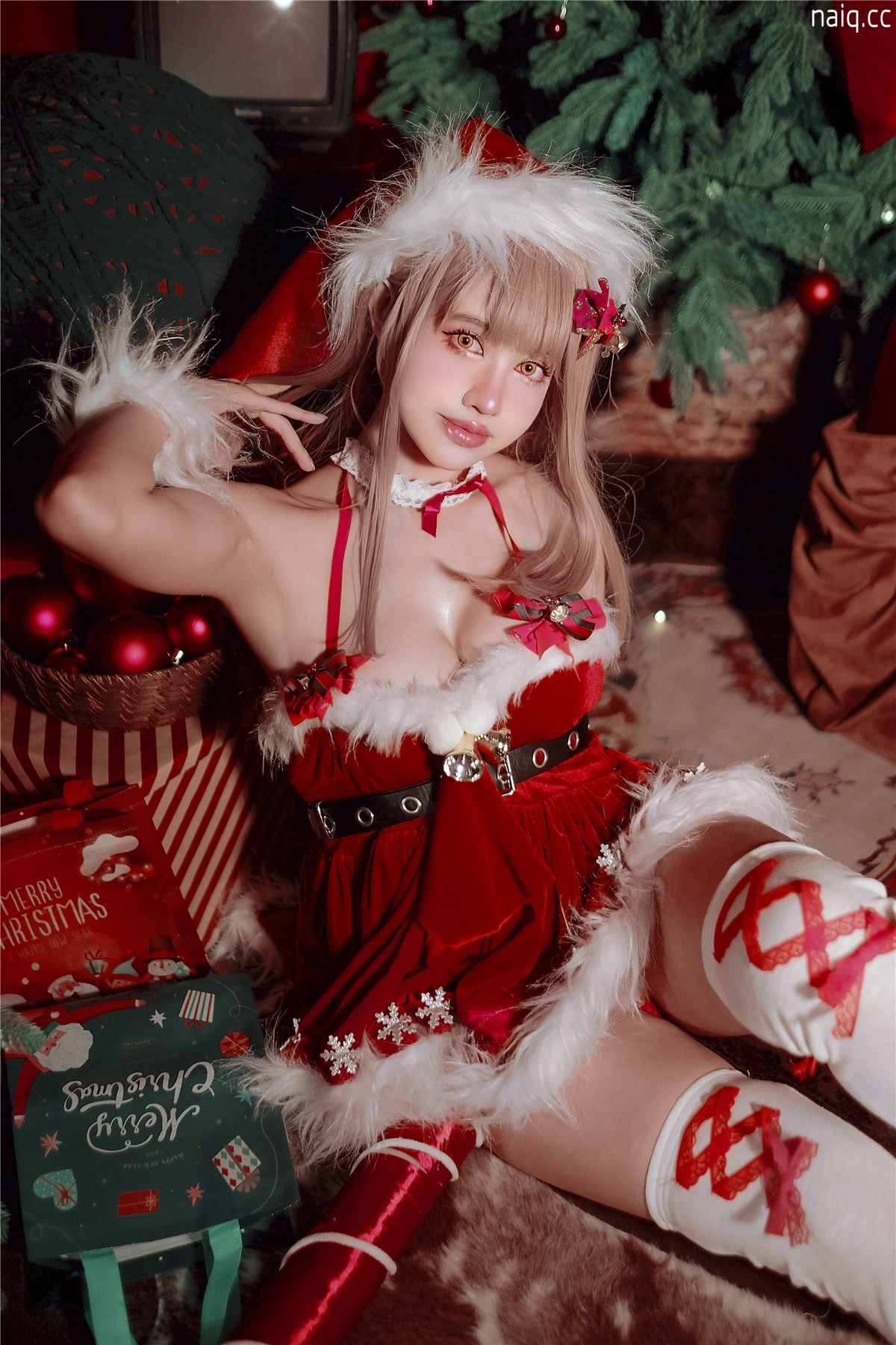 PingPing - Emma Xmas NIKKE [17P-190MB] - 奶圈