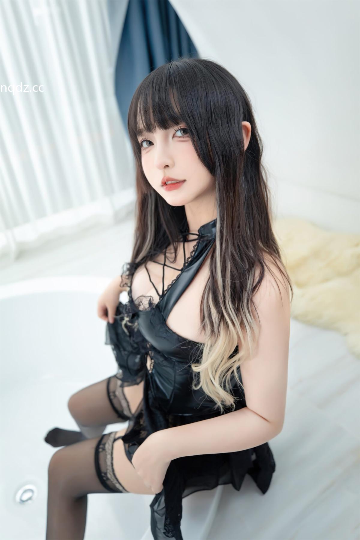 神楽坂真冬 - 绝命吊带 [75P2V-327MB] - 奶圈