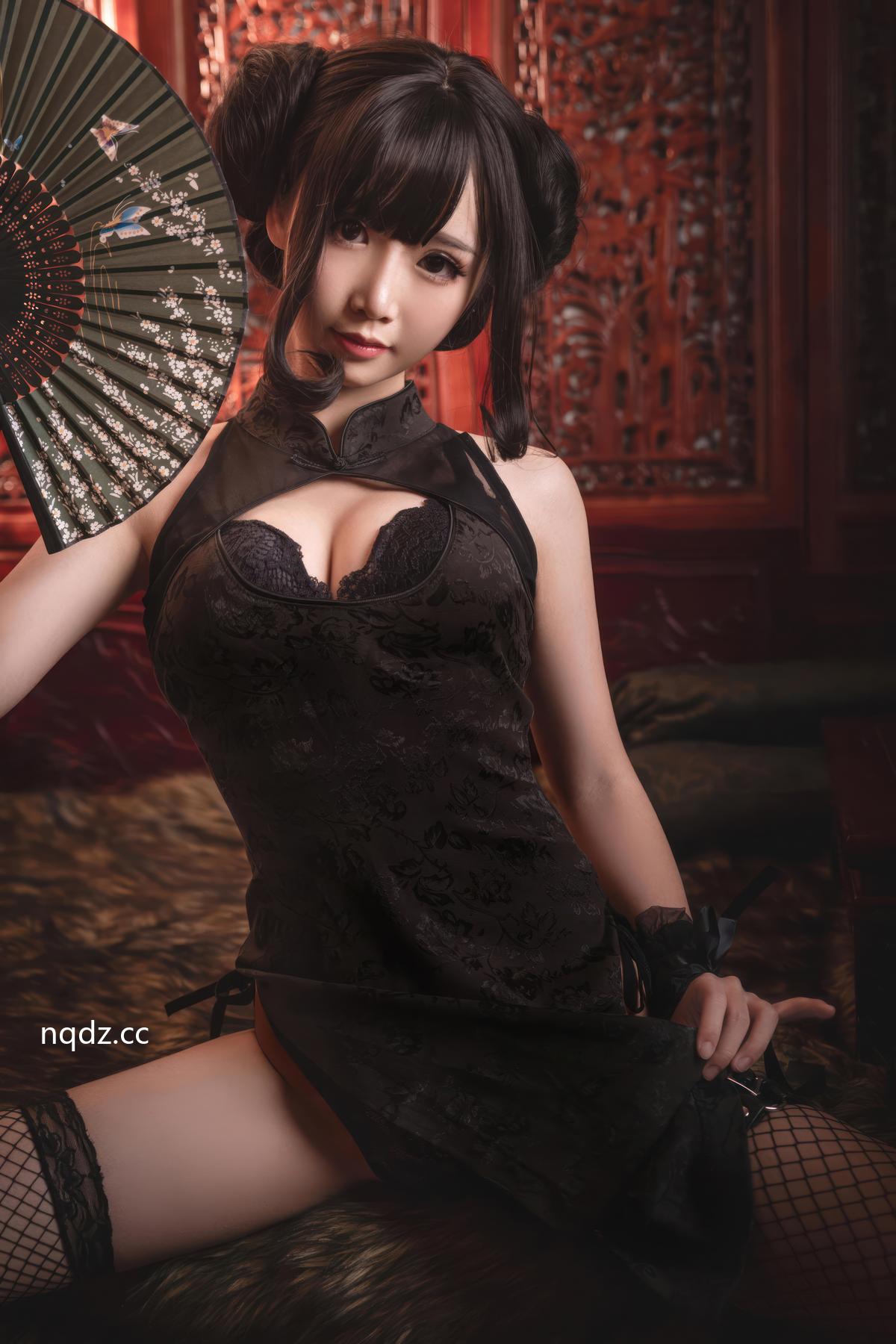 面饼仙儿 - 魔女旗袍 [33P-322MB] - 奶圈