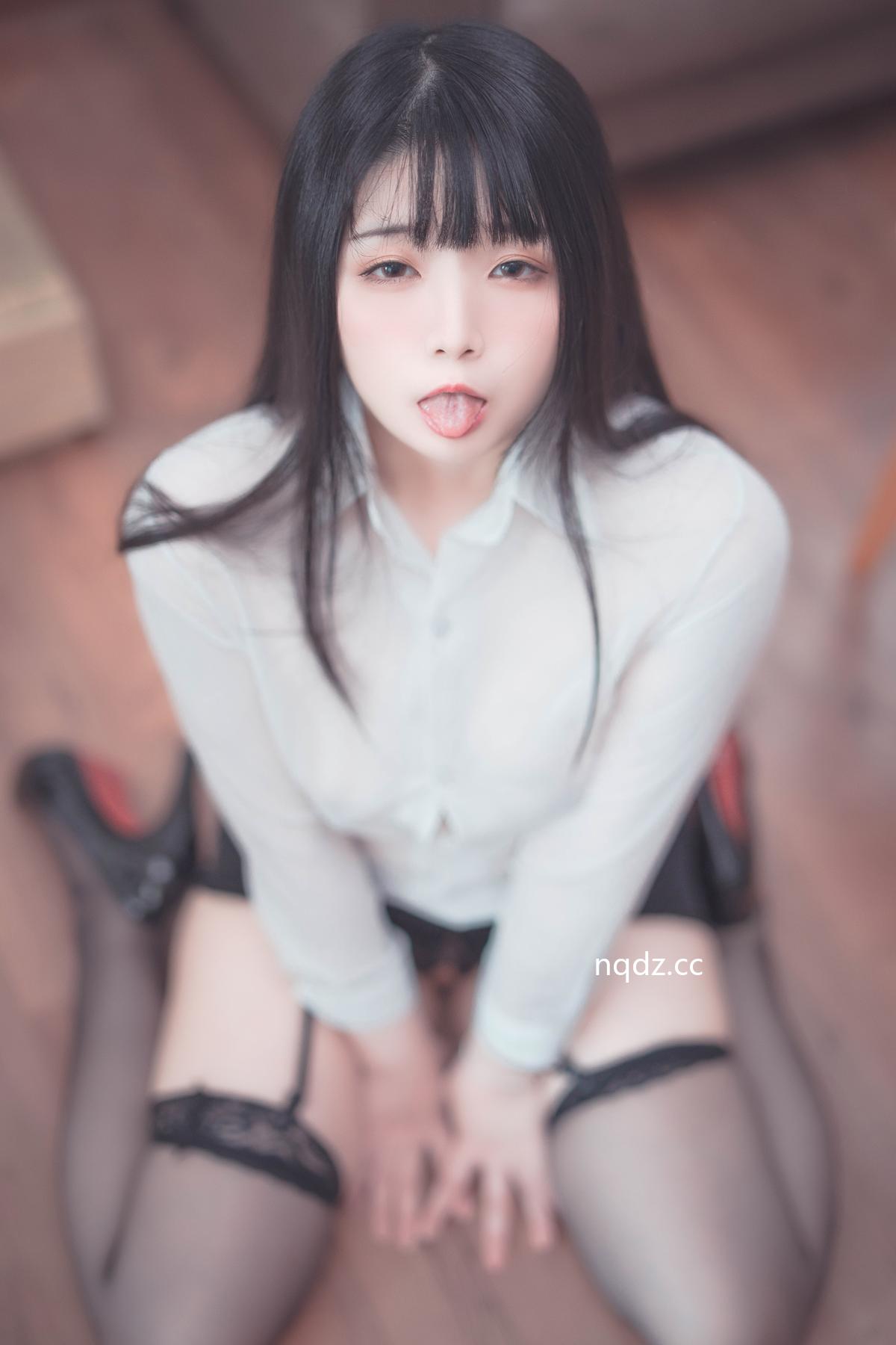 落落Raku - Weekday Eat Me [46P2V-402MB] - 奶圈