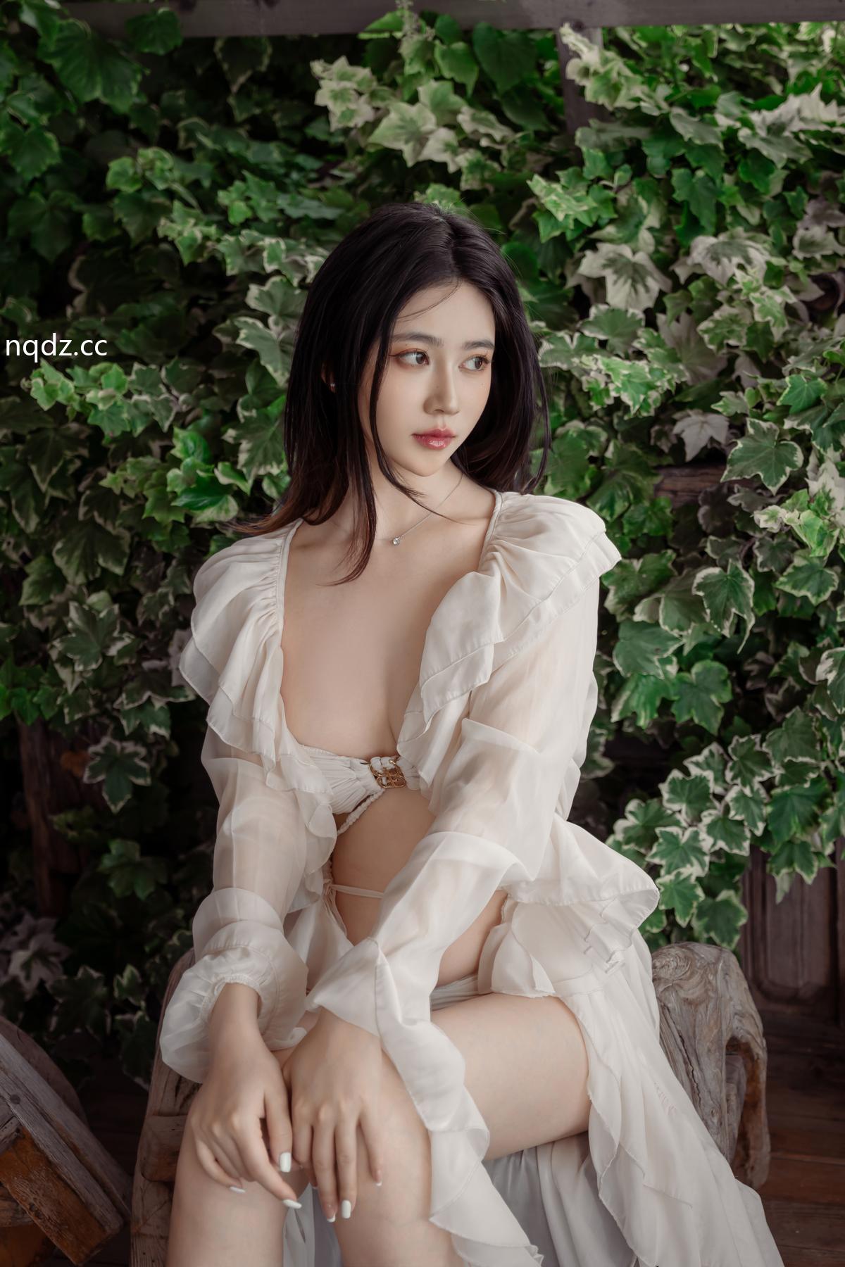 奶圈nqdz.cc-044_watermarked.jpg